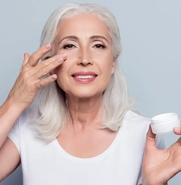 Daily Beauty Habits That Are Aging Your Eyes